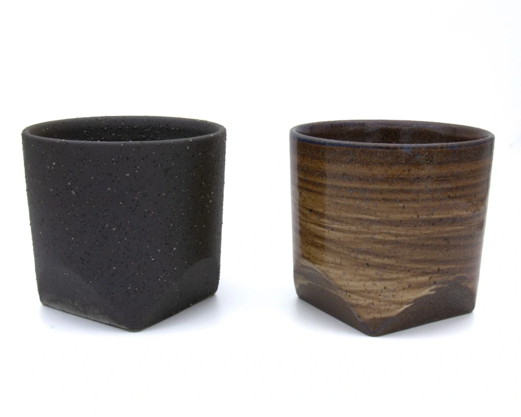 Coffret de 5 Tasses Japonaises en Porcelaine Légère _Diamant Gosai_ 12.webp