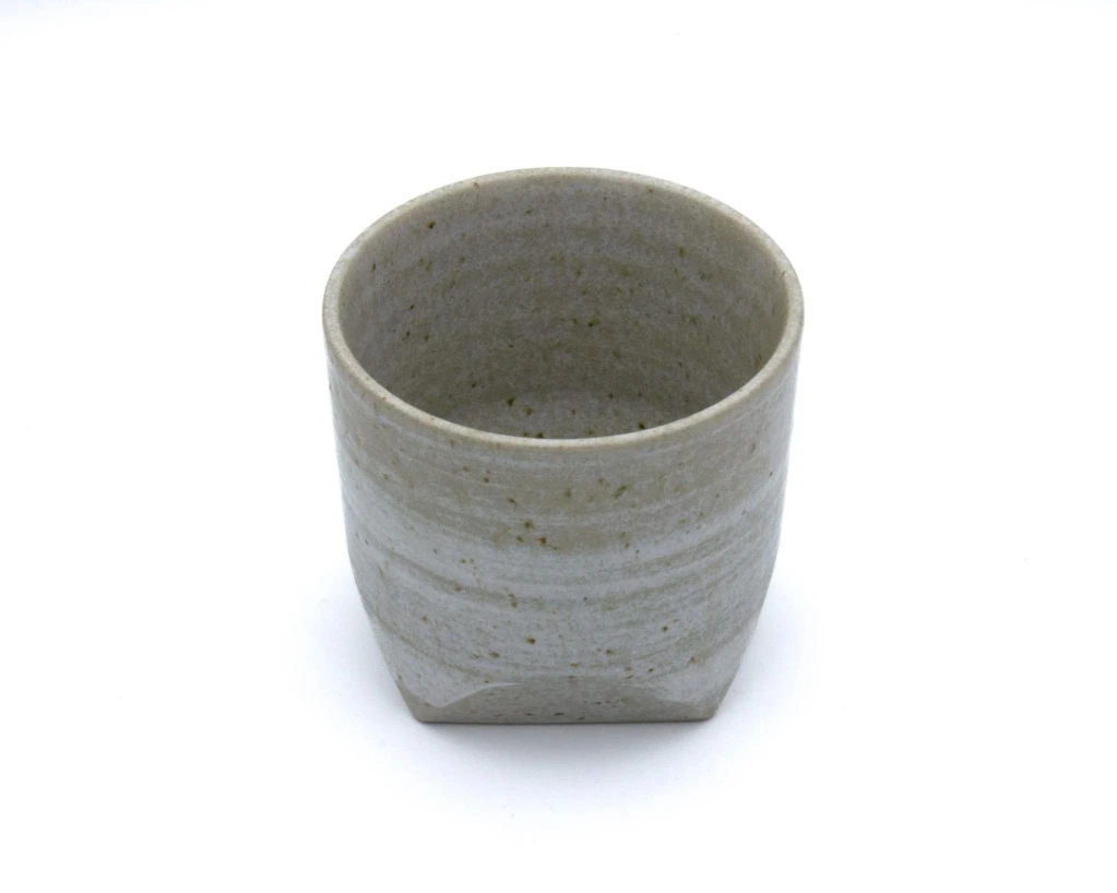 Coffret de 5 Tasses Japonaises en Porcelaine Légère _Diamant Gosai_ 5.webp