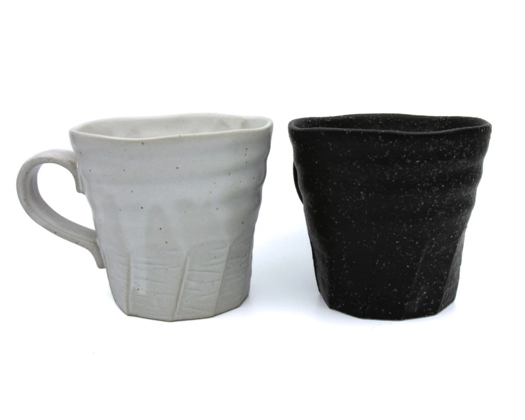 Mug en Faïence Sazanami – Noir 6.webp